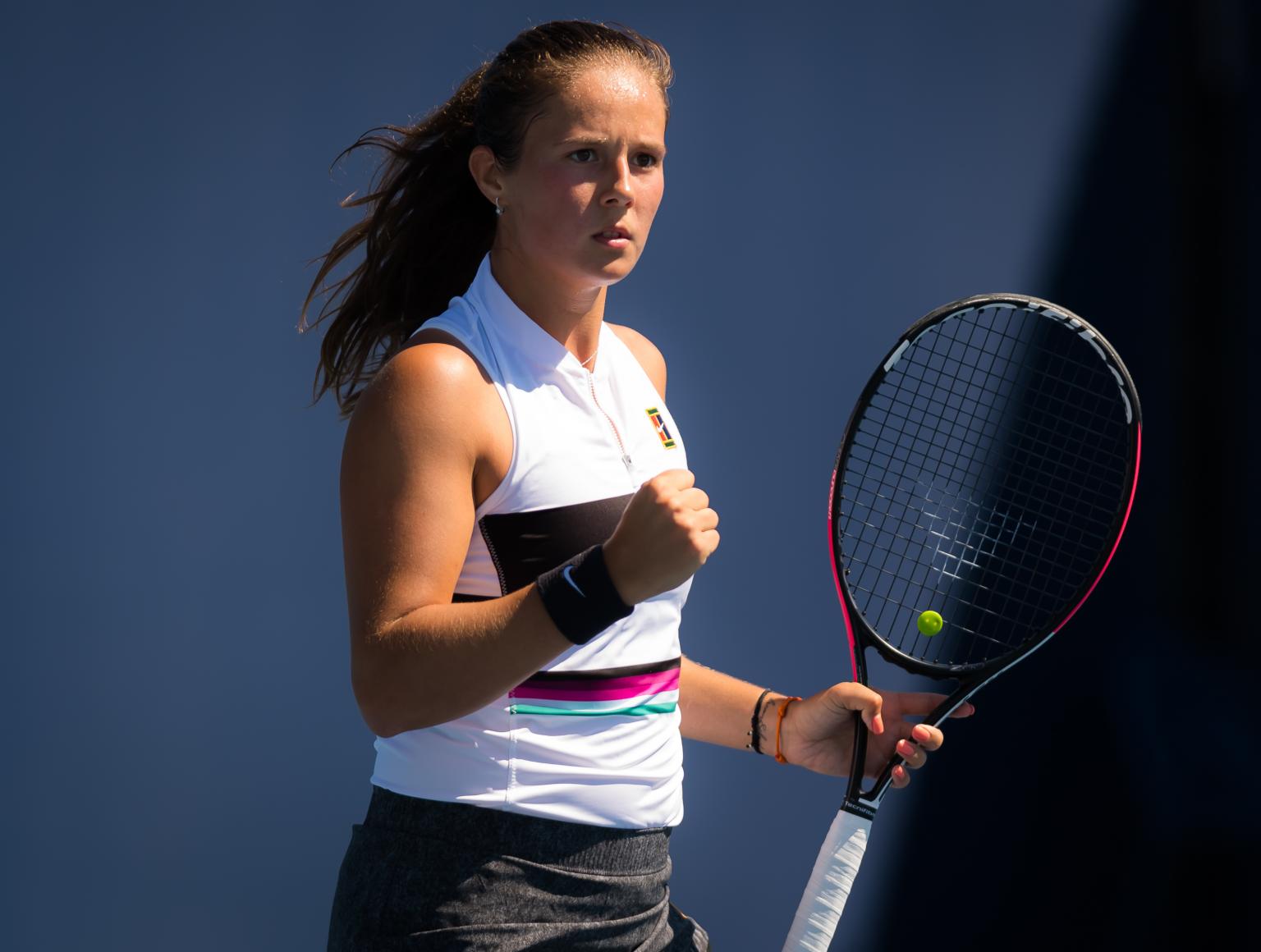 和防守两端 和防守两端